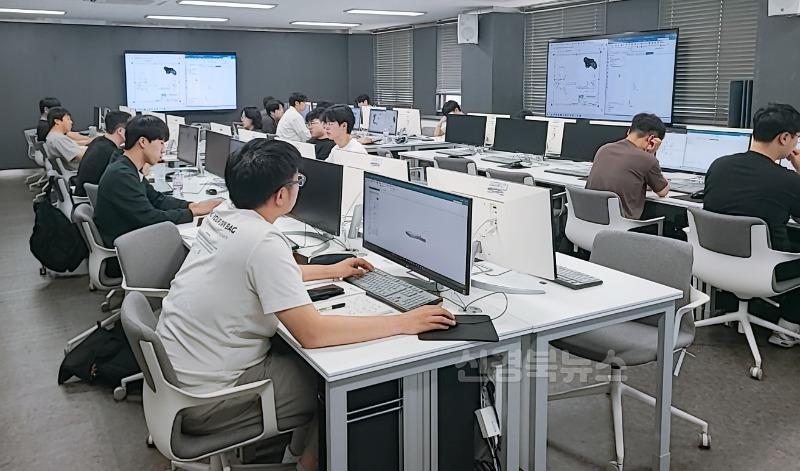6 [사진] 영천시, 뿌리산업 부품설계 기술전문인력 공급 교육훈련 추진 (1).jpg