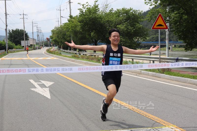 [교육지원과]청도교육지원청, 청도천 따라 달리며 건강과 화합 다져2.JPG