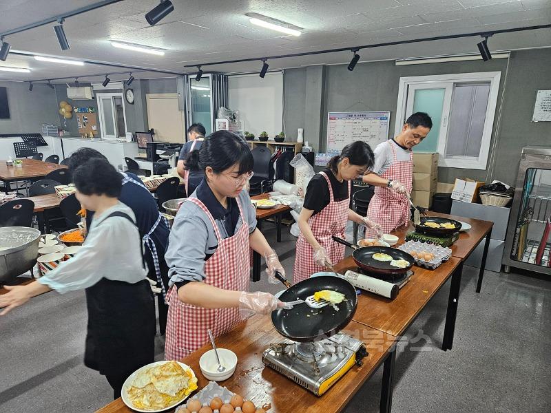 [붙임] 무료급식 봉사 2.jpg