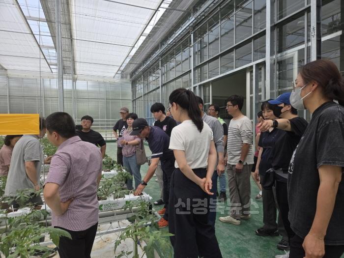 [크기변환]봉화군 임대형스마트팜 창업농 심화과정교육 현장2.JPG