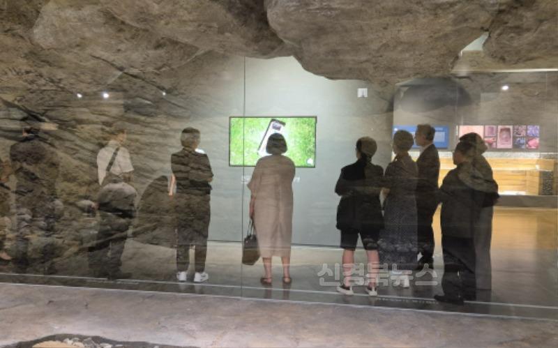 [경산시보도자료] 경산시지역사회보장협의체, 임당유적전시관 관람과 함께 제10기 실무협의체 회의 개최3.jpg