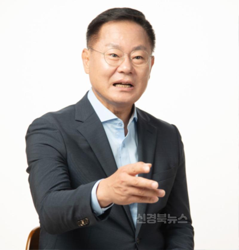 군수님 인터뷰 사진.jpg