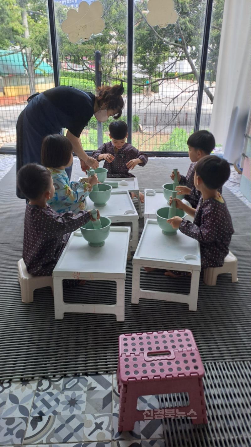 개령서부초병설유 오감 미술 놀이 체험학습 사진2.jpg