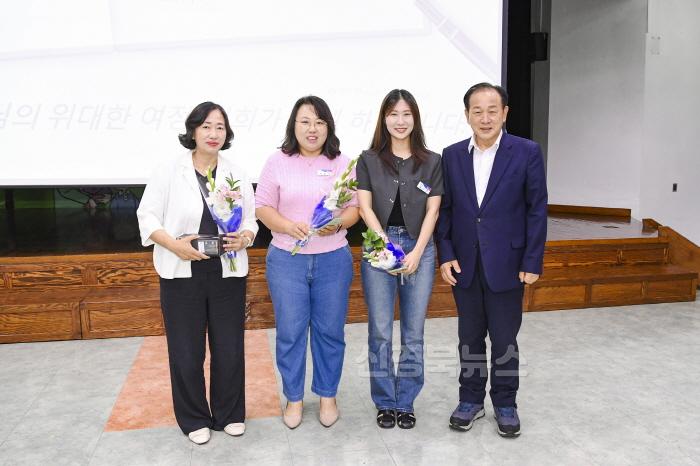 [크기변환]1-3. 시장님 파파라치 대회 수상자 단체사진.jpg