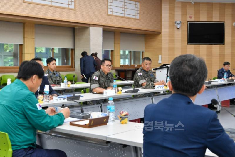 영주-1-2 강진구 드론교육센터 실장이 드론산업육성 자문단 위촉식에서 발언하고 있다.jpg