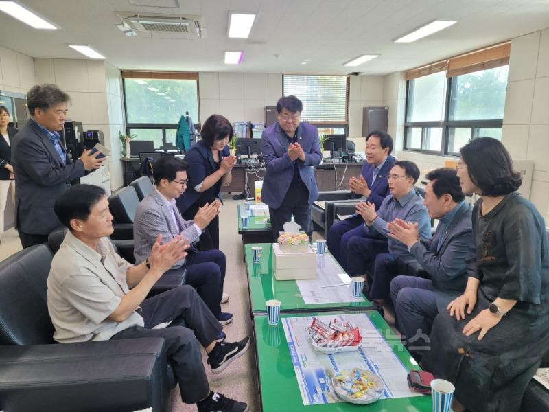 ★제9대 영덕군의회 개원 3주년 기념 차담회.jpeg