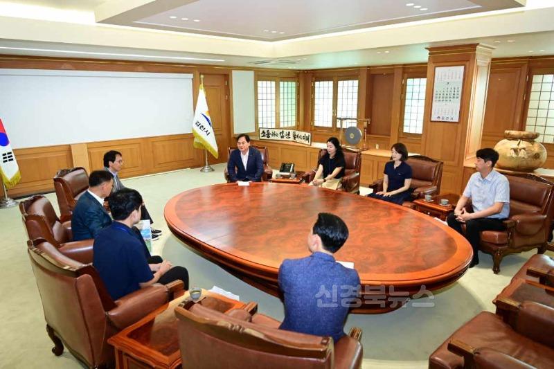 김천시, 아동복지심의위원회 위원 위촉식 개최-가족행복과(사진1).jpg