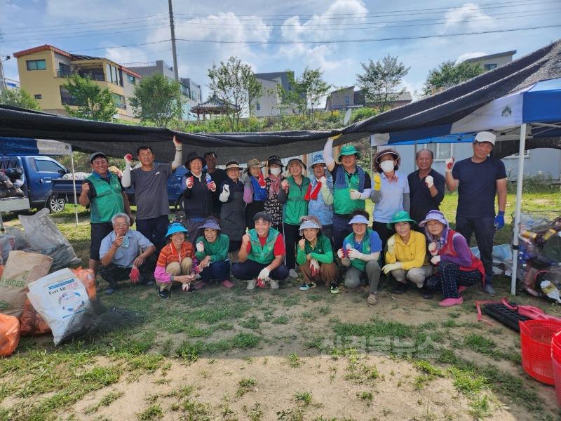 성주군사진(선남면 새마을회  자원모으기로 구슬땀 흘려)-1.jpg