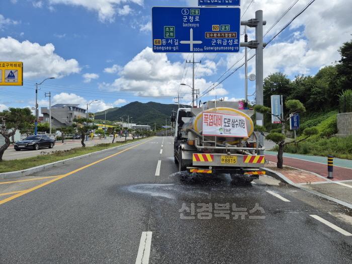[크기변환]250707_1_폭염대비 살수차 가동_안전관리과.jpeg