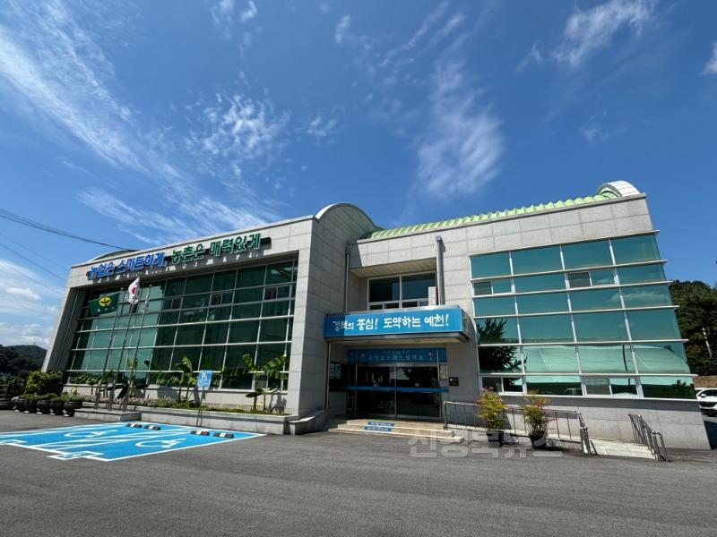 (예천군)온실가스는 경감시키고 고품질의 쌀 생산하는 중간 물떼기 현장 지도 실시-농업기술센터.jpg