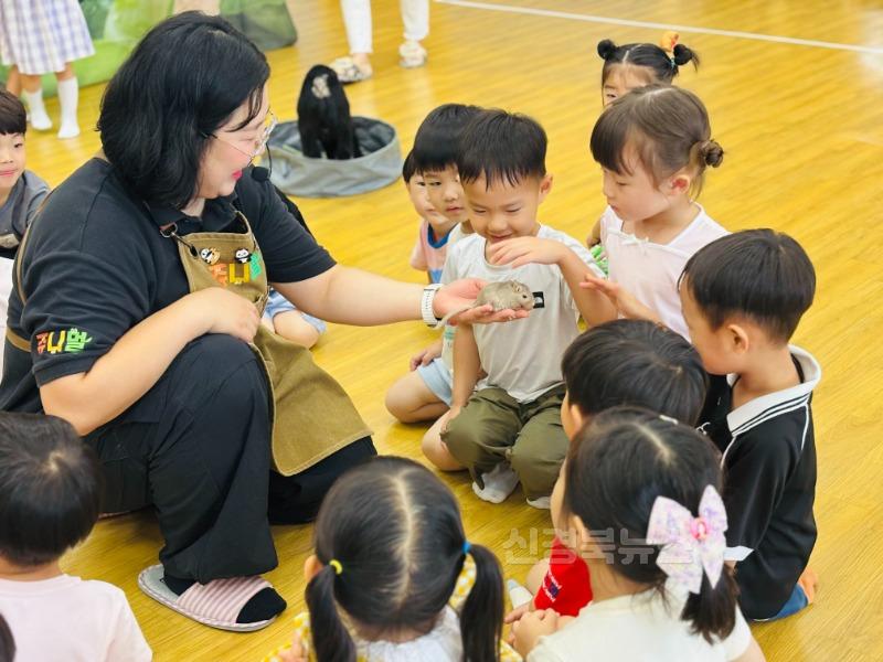 [새벗유치원] 찾아오는 동물체험 (2).jpg