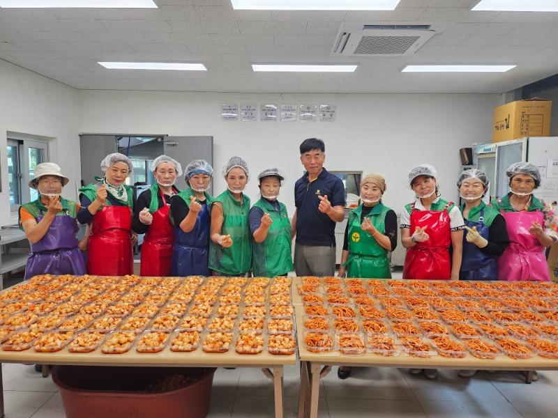 07.09.-3 보도자료(다산면 새마을회 반찬봉사 활동 실시)(1).jpg