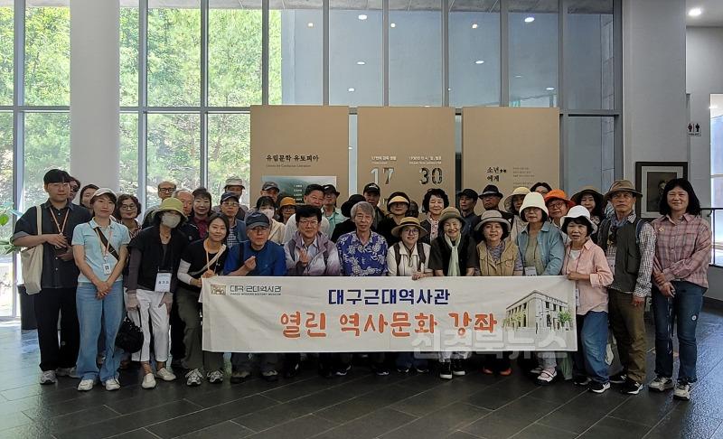 [붙임2] 2025년 특별기획전 연계 답사 단체사진.jpg