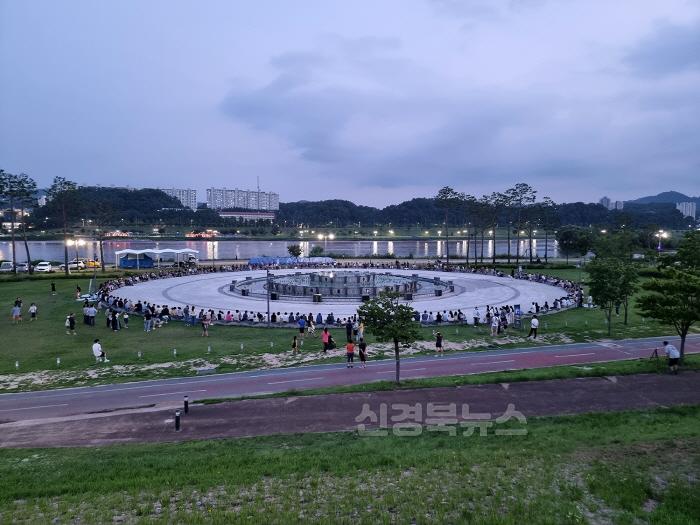 [크기변환]0711 안동시  낙동강 음악분수에서 문화예술공연의 새로운 장을 열다 (2).jpg