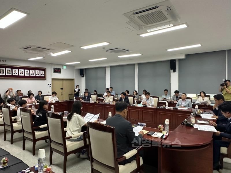 [모전초] 2025학년도 모전초등학교 6학년, 문경시의회 청소년 정책 제안 실시1.jpg