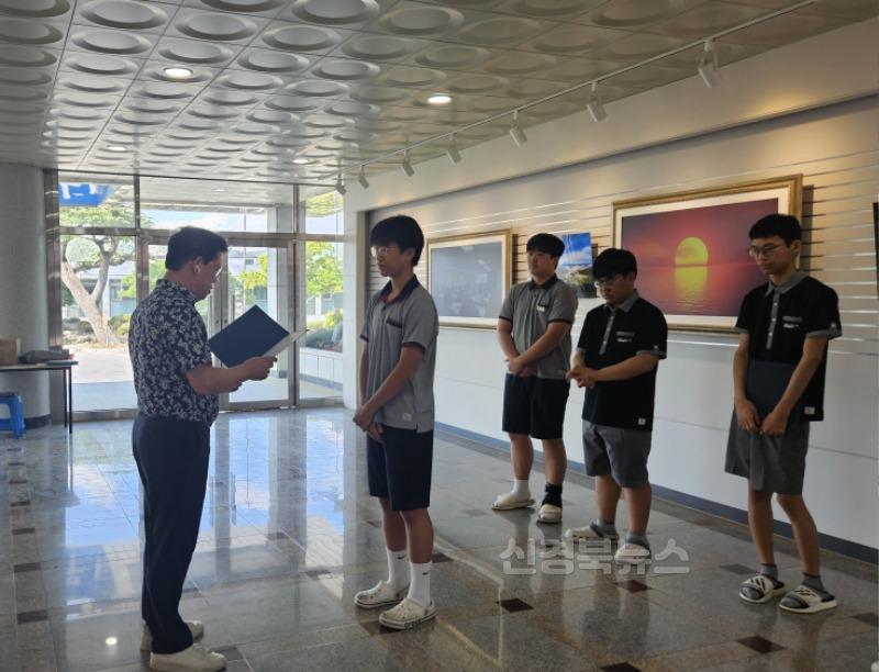 [영덕중학교] 산불 성금 장학금 수여식2.jpg