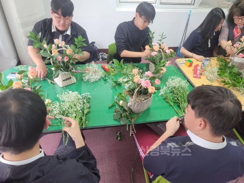 [송도중] 온기공방 공예동아리 힐링체험의 시간 사진 (2).jpg