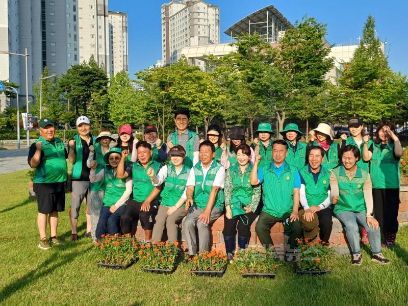 율곡동 안산공원을 새롭게 꽃단장-율곡동(사진4).jpg