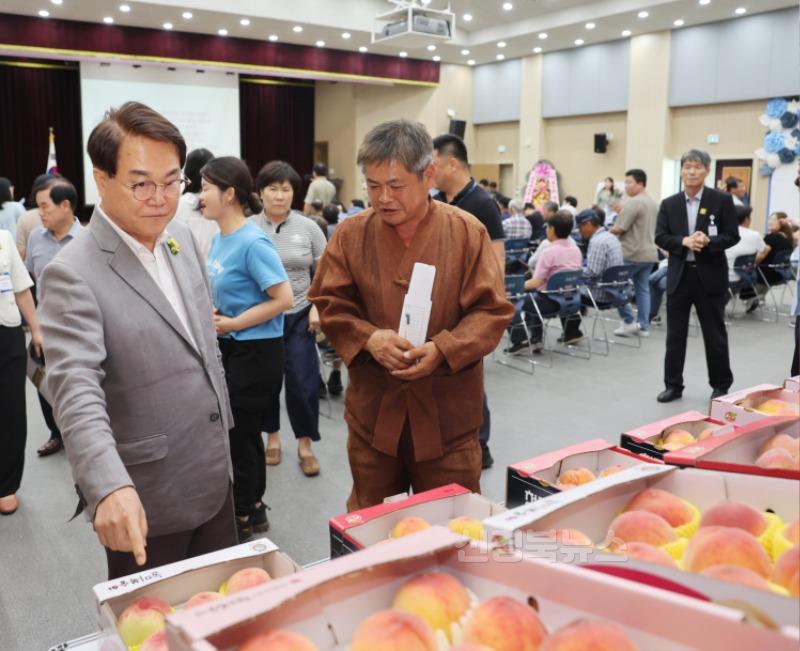 농촌기술지원과)청도군, 제3회 복숭아 품평회 성료.jpg