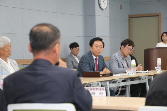 [크기변환]0713 안동시  ‘바퀴 달린 시장실’ 통해 시민 속으로 한 걸음 더 (1).JPG