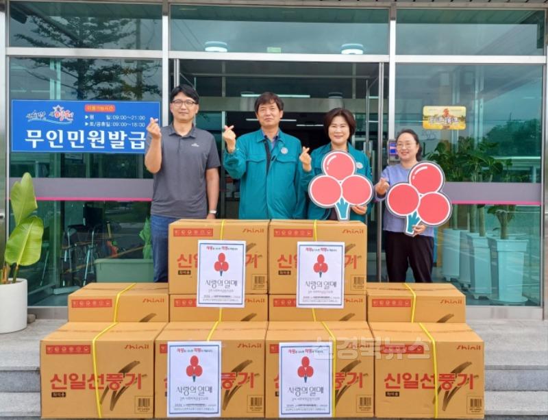 7 [사진] 고경면 지역사회보장협의체, 저소득 가구에 선풍기 전달.jpeg