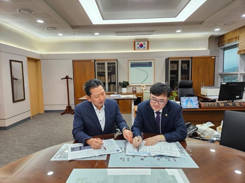 [예산재정과] 임기근 기획재정부 제2차관(오른쪽).jpg
