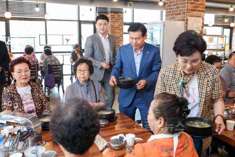 대구 중구, 남산종합사회복지관 초복 맞아 홀몸어르신 대상 보양식 나눔 행사 개최(사진) (1).jpg