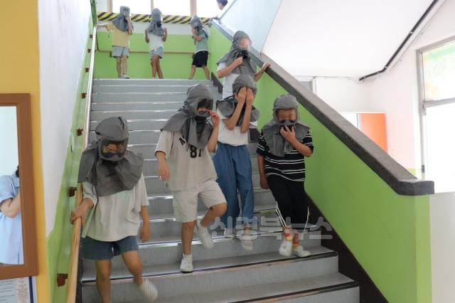 상주동부초_화재대피훈련 실시 (3).JPG