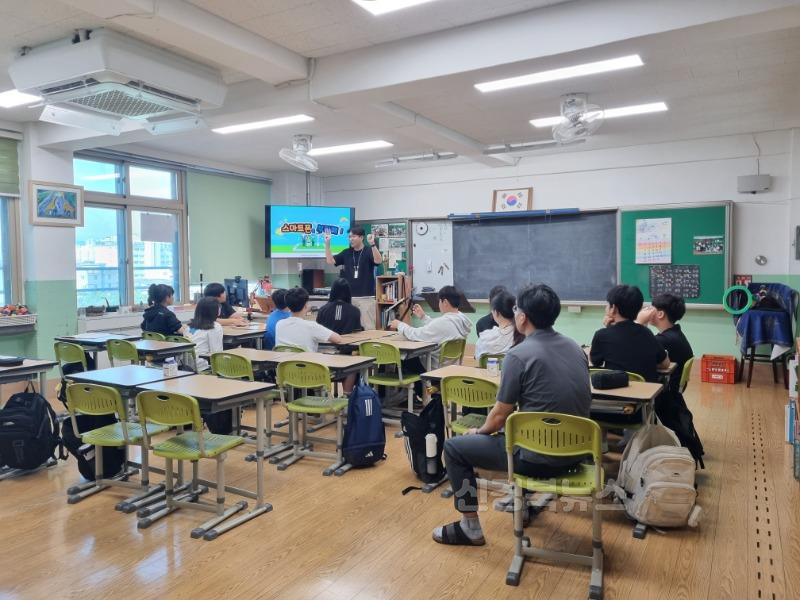 [대도초]6학년 스마트폰 과의존 예방 교육실시 사진 (2).jpg