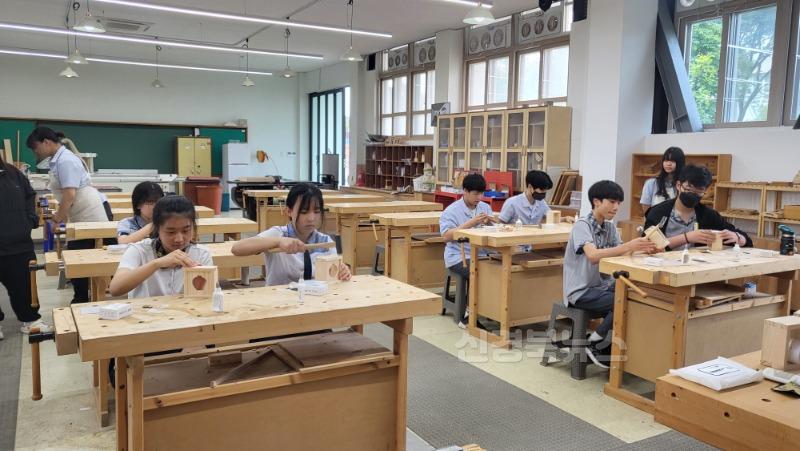 [문경공고] 문경공업고등학교, 2025 중학생 대상 전공 체험 프로그램 성료2.jpg