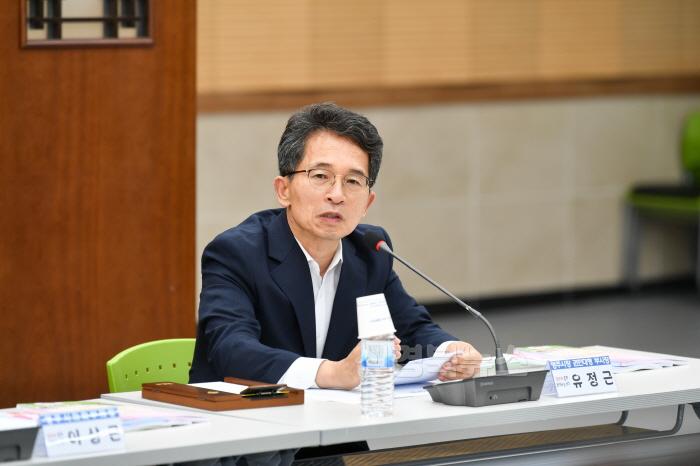 [크기변환]영주-1-2 유정근 영주시장 권한대행이 인사말씀을 하고 있다.jpg