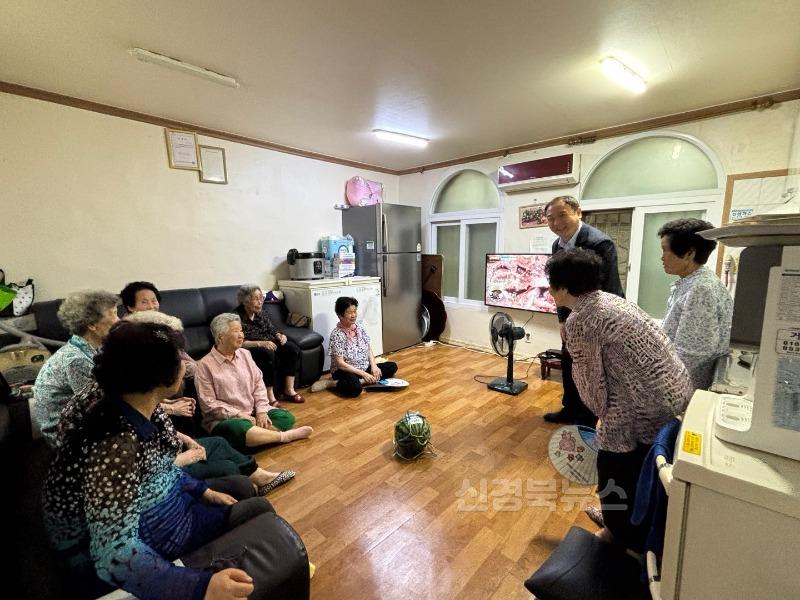 경산시 - 서부1동, 경로당에 초복맞이 사랑의 수박 전달.jpg