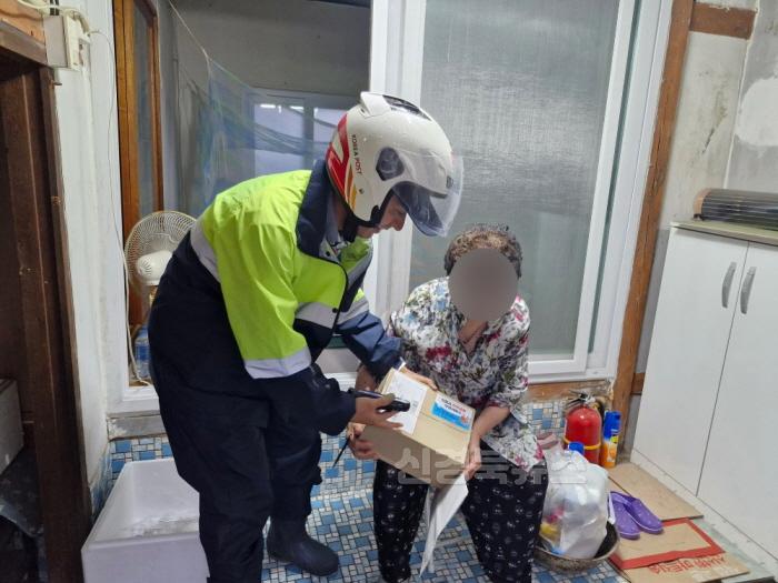 [크기변환]0718 안동시  ‘안동시 안부살핌 우편서비스’ 개시.jpg