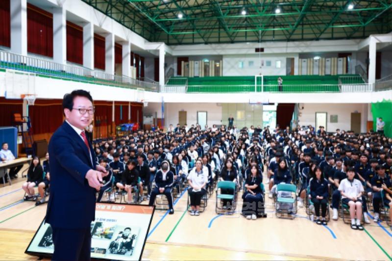 자율형공립고 2.0 운영을 위한 울진군수 초청 특강11.jpg
