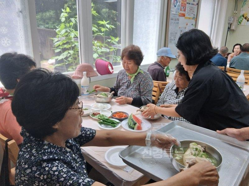 성주군사진(해솔 예원의집  사랑의 삼계탕 나눔 행사)-2.jpg