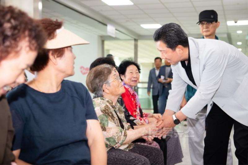 [어르신복지과]구미시  노인일자리 전국평가 '우수상'…선도 도시 입(2025년 7월 1일 민선8기 3주년 노인대학 특강)2.jpg