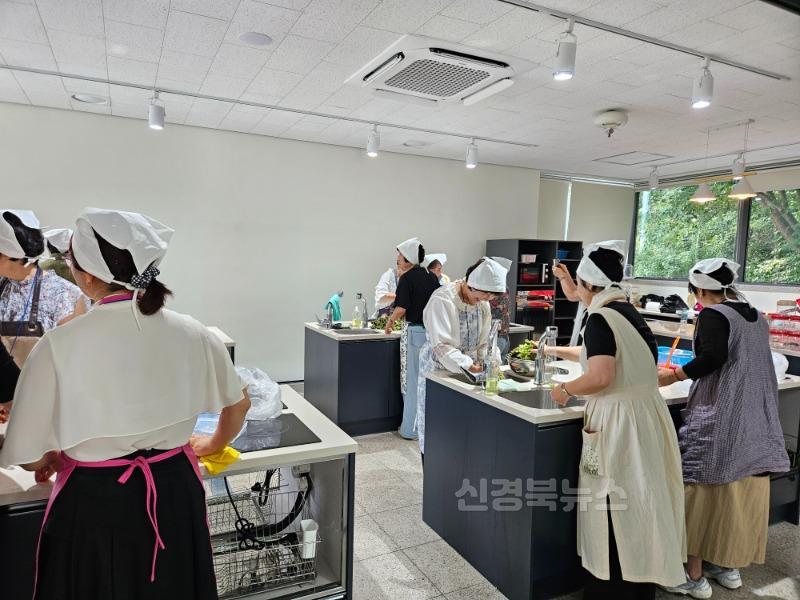 [구미먹거리통합지원센터]공유주방 2.jpg
