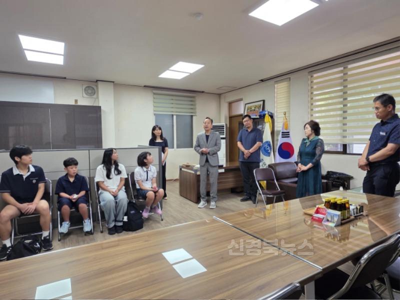 1-3. 자유총연맹 장학금 전달식.jpg