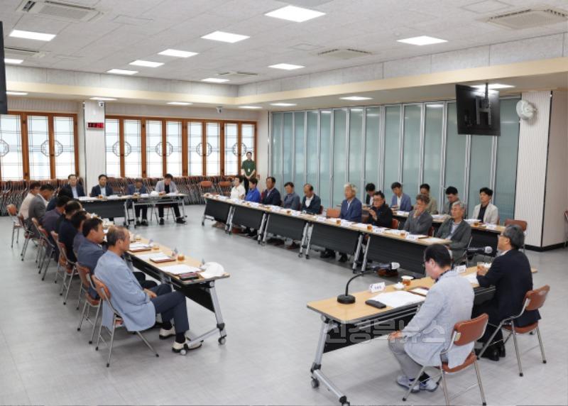 2-4 사진(2025년 영양군 군정자문위원회 개최).jpg