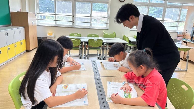 1.경북교육청, 방학 중에도 멈춤이 없는 책임교육학년 지원 사업 운영(학습도약 계절학기 및 맞춤형 컨설팅 시행)(책임교육학년 지원 사업 운영 모습)_02.jpg