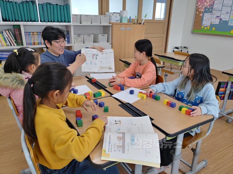 1.경북교육청, 방학 중에도 멈춤이 없는 책임교육학년 지원 사업 운영(학습도약 계절학기 및 맞춤형 컨설팅 시행)(책임교육학년 지원 사업 운영 모습)_01.jpg