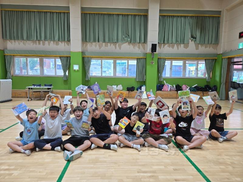 가산초등학교_독서 도시 칠곡 사진자료 1.jpg