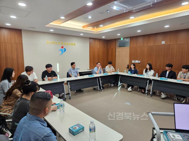 [행정지원과] 포항교육지원청, 세대 공감 소통 프로그램 거꾸로 멘토링 운영 사진 (2).jpg