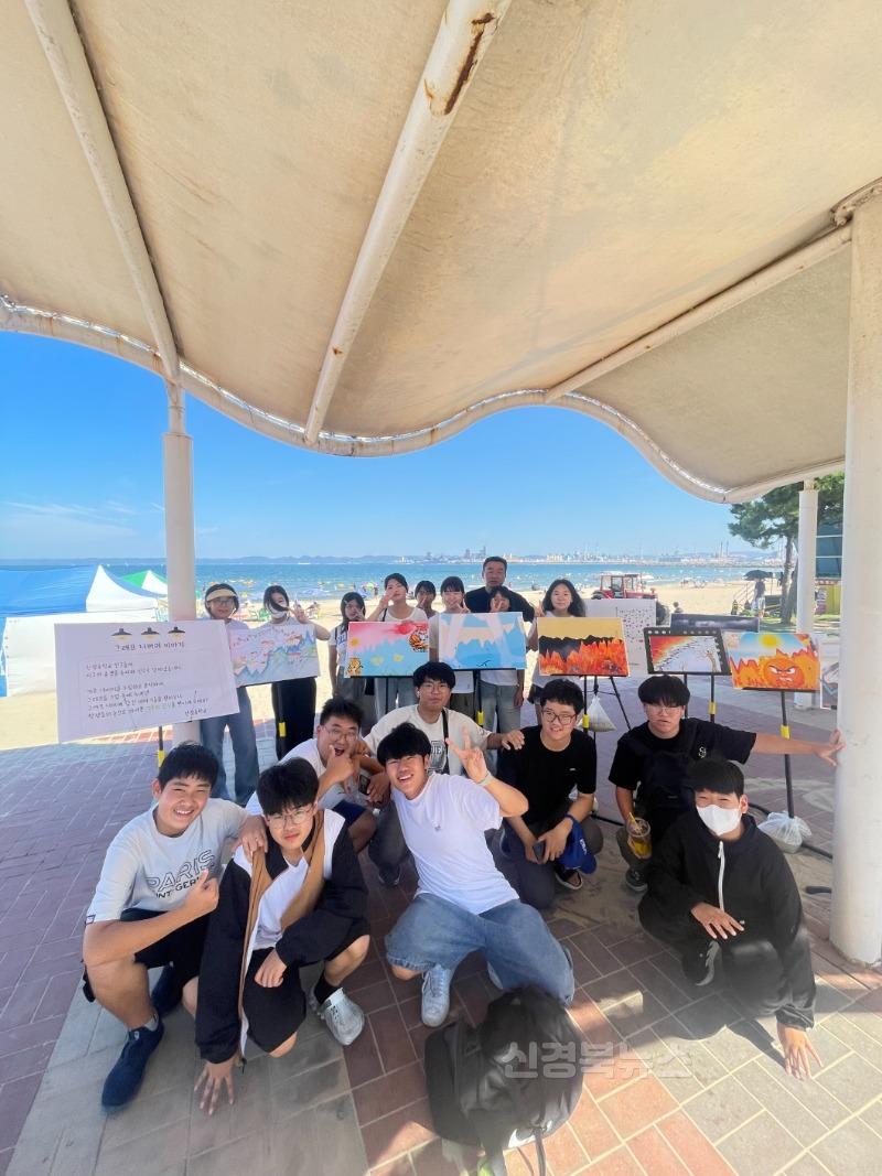 [신광중]그래프너머의 이야기 전시회 개최 사진 (1).jpg