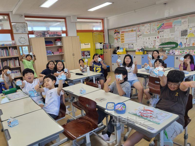 초등학교 무상 우유급식 (1).jpg