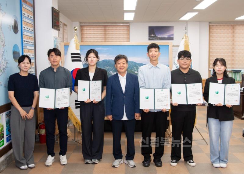 관련사진(민원처리 단축 마일리지제 우수공무원 시상).jpg