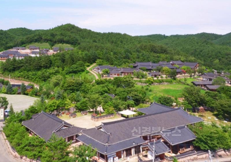 1-2 사진(여중군자 장계향 선생의 얼이 담겨있는 두들마을).jpg