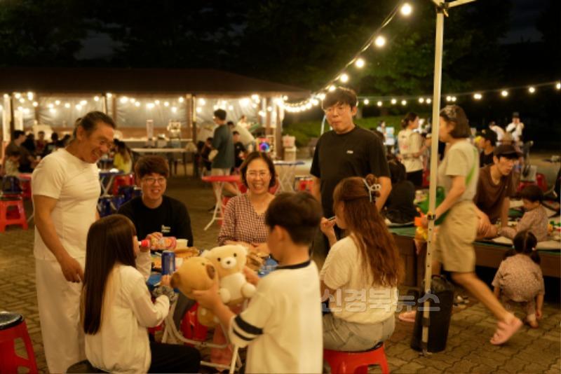 (야(夜) 울진)7월 29일부터 8월 3일까지 진행된 이번 야 울진 프로그램은 가족단위 관광객의 뜨거운 호응 속에 울진의 밤을 뜨겁게 서늘하게 그리고 화려하게 수놓았다.3.JPG