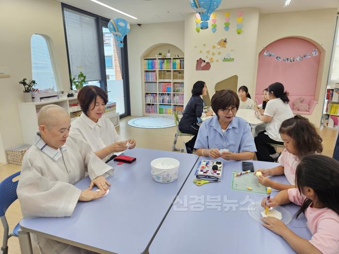 [크기변환]사진3.수성구의회 '저출산 정책 진단 및 개선방안 연구회', 돌봄기관 현장방문 실시.jpg