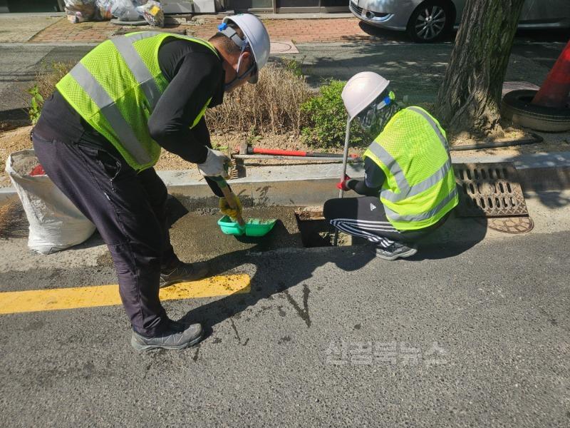 [도로철도과]빗물받이 전수 점검1.jpg